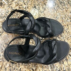 Angelica Slingback Sandal (Women) size 7 by Vionic Excellent condition